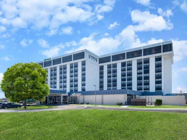Holiday Inn Stone Bridge