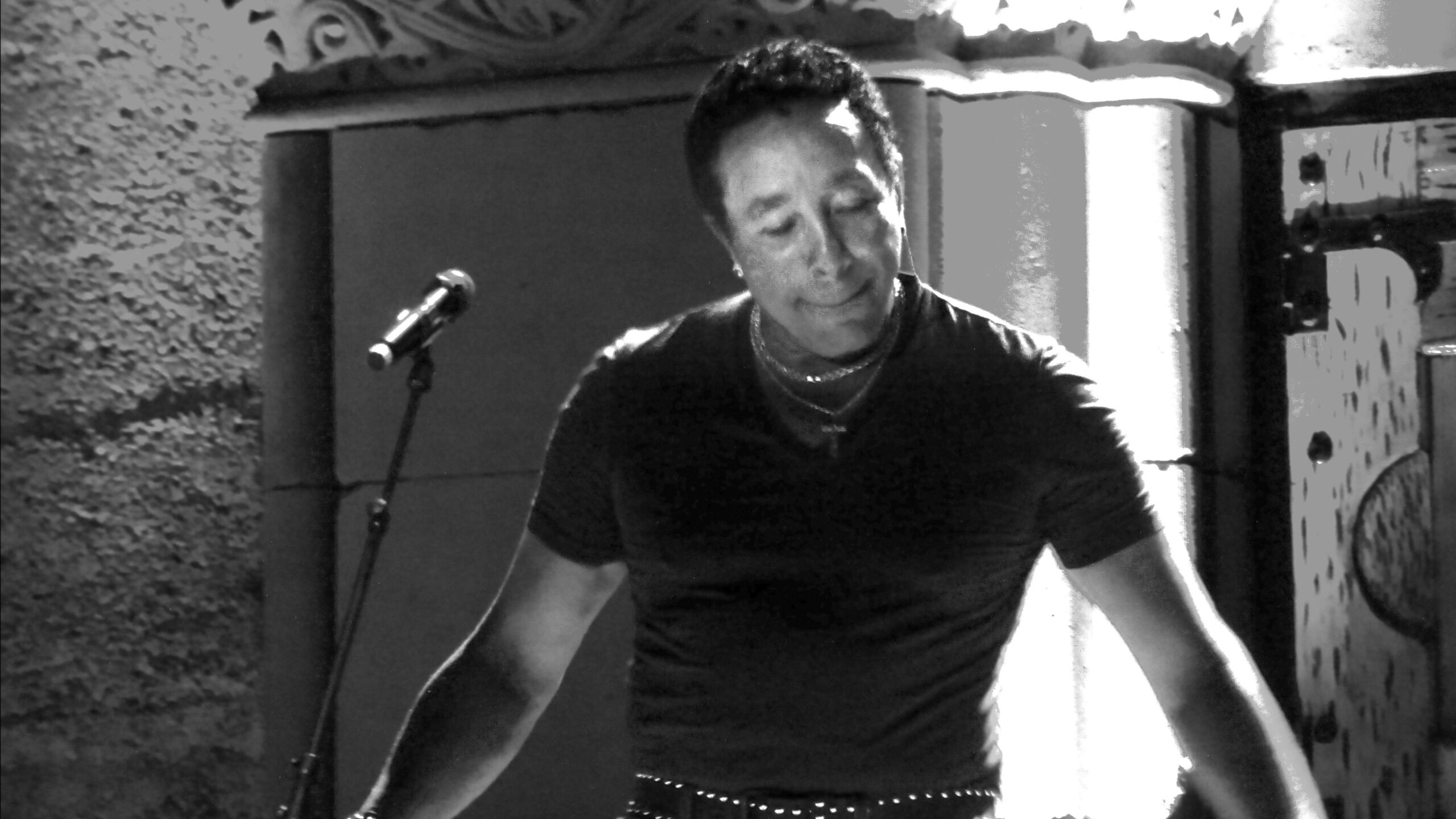 You are currently viewing Smokey Robinson Sues Rape Accusers