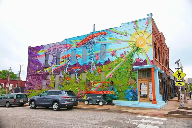 slm_368325__Atomic-by-Jamo-Mural-_-Photo-by-Samuel-Birk
